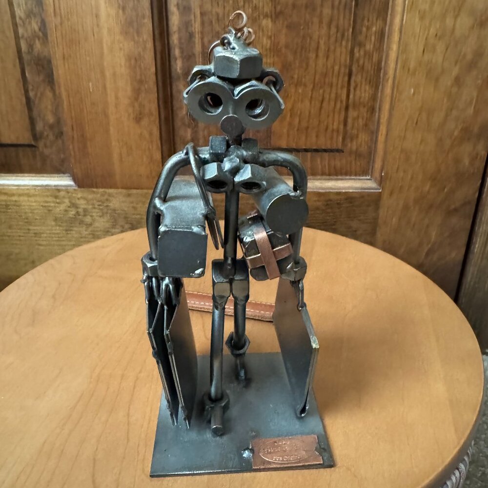 Hinz & Kunst Germany Design Das Original Sculpture - Woman w/Packages